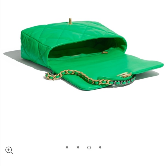 💚✨Stunning Chanel 19 Flap Bag✨💚 - Picture 3 of 6